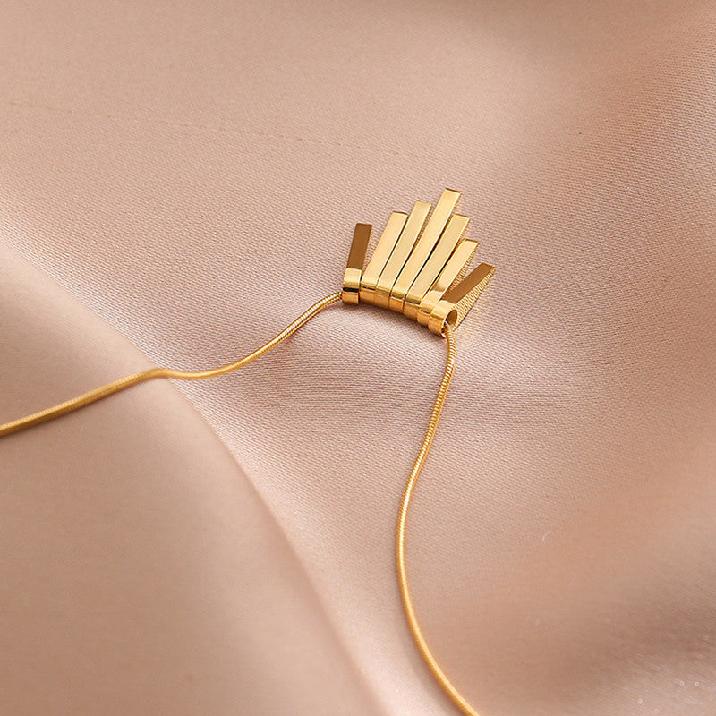 Anti Tarnish Stainless Steel Dangling Stripes Pendant